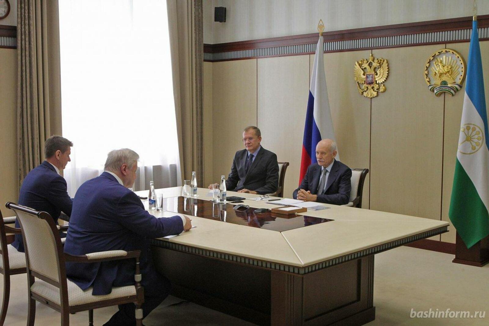 Олег Яровиков