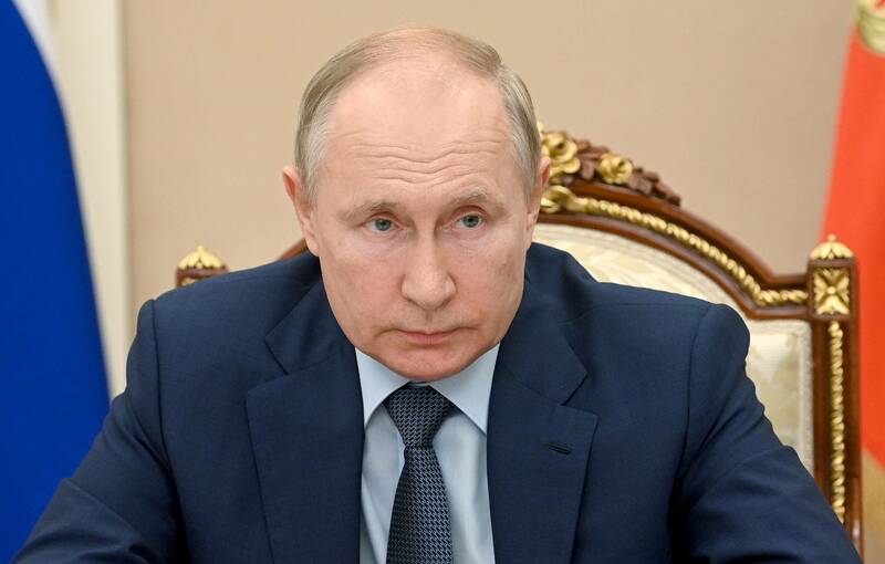 Путин заявил, что число довольных качеством медицинской помощи россиян должно расти