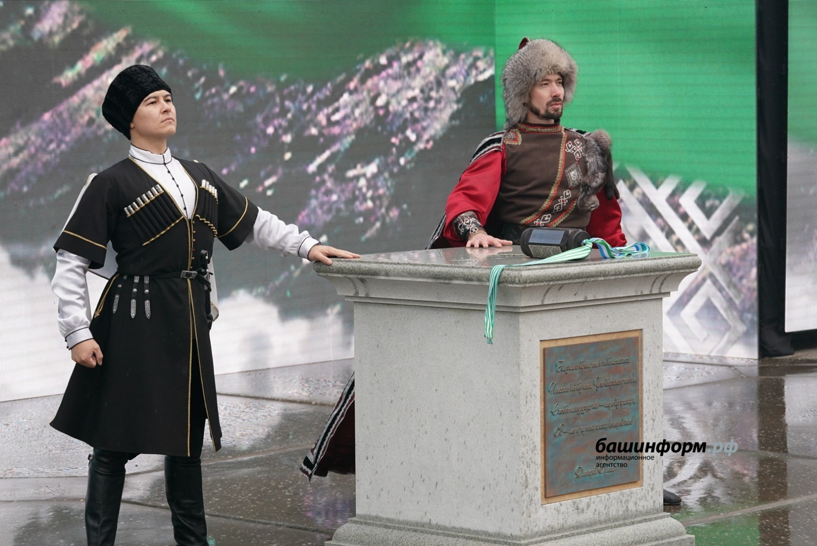 Олег Яровиков