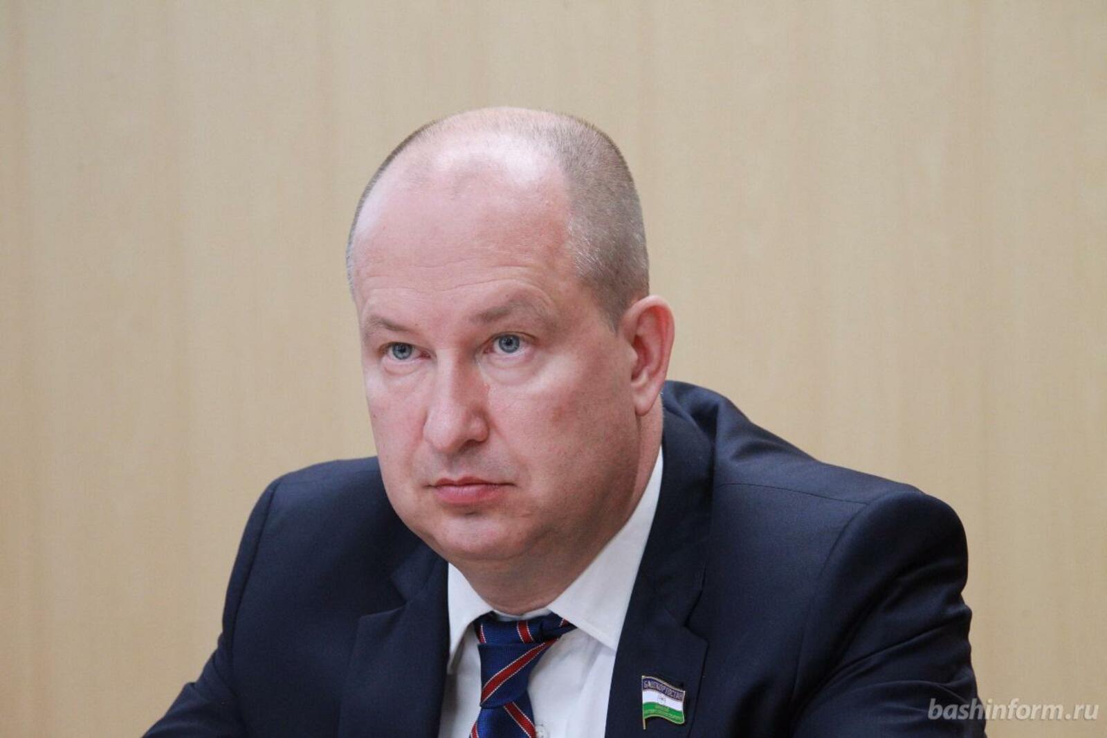 Олег Яровиков