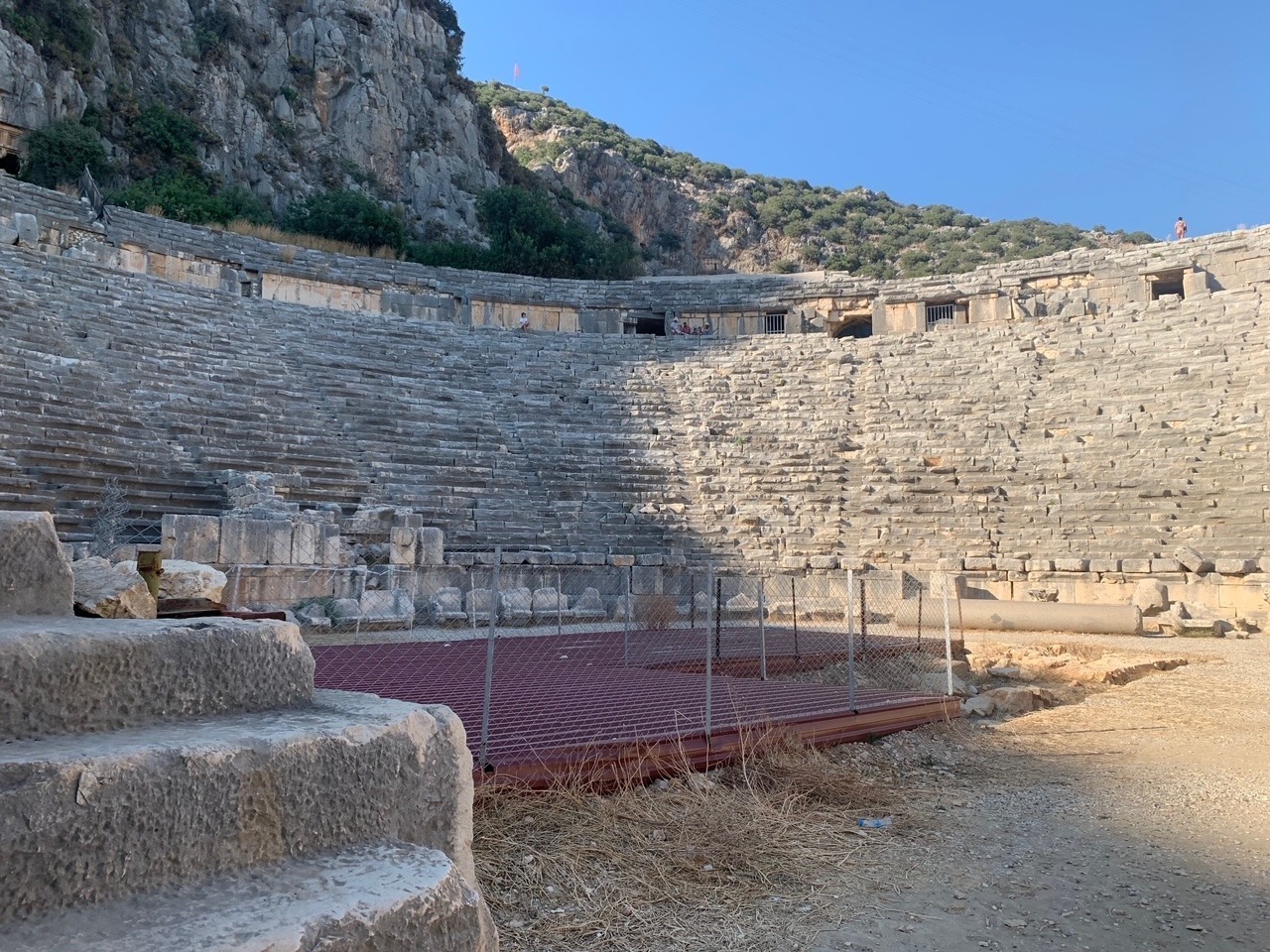 автор  Каменный театр.