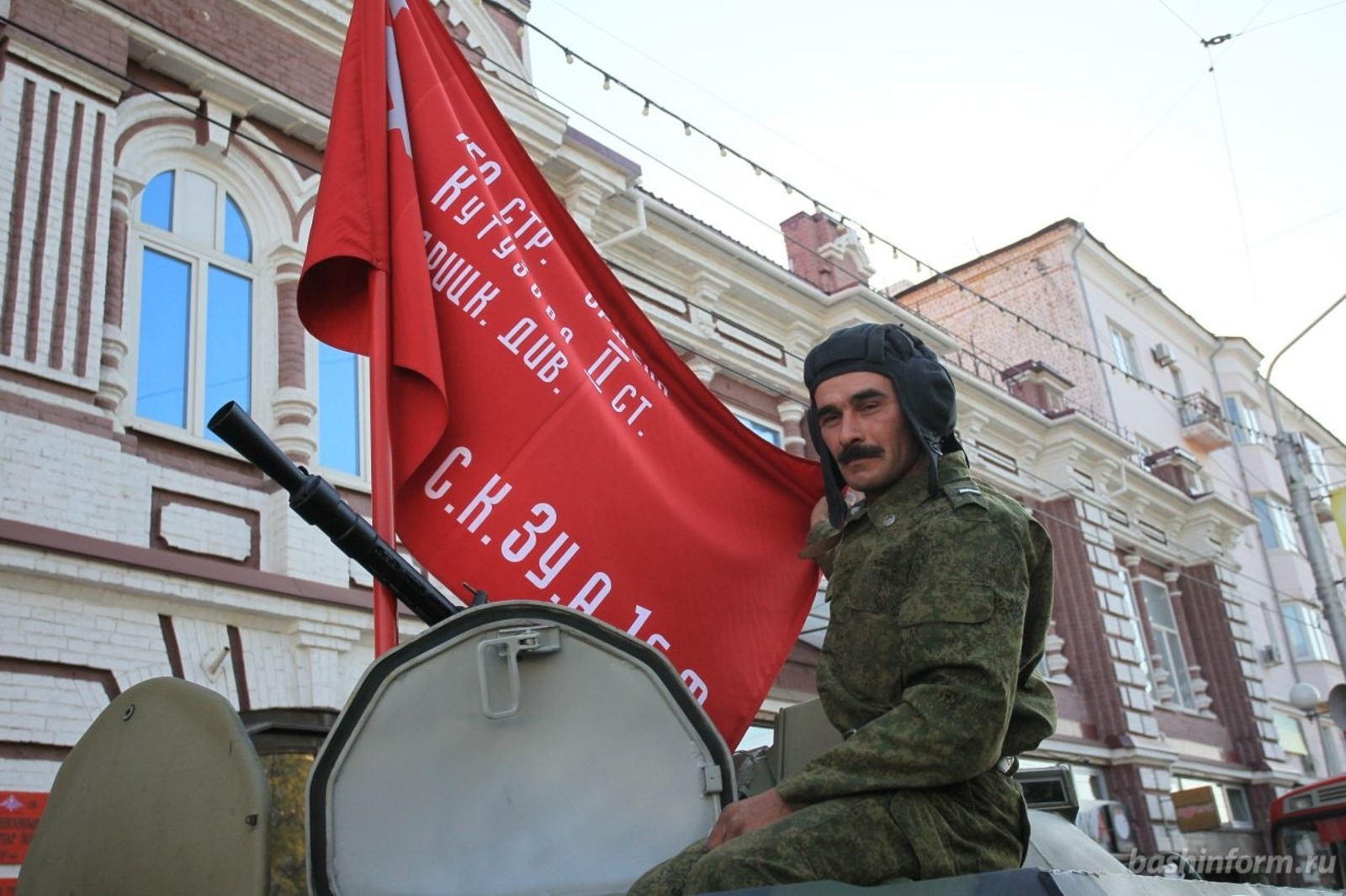 Олег Яровиков