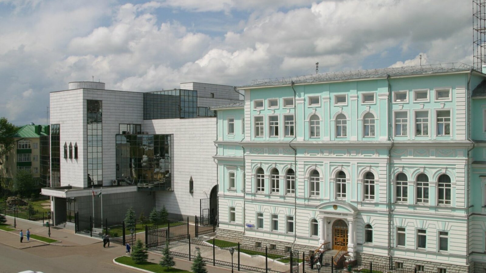 Олег Яровиков