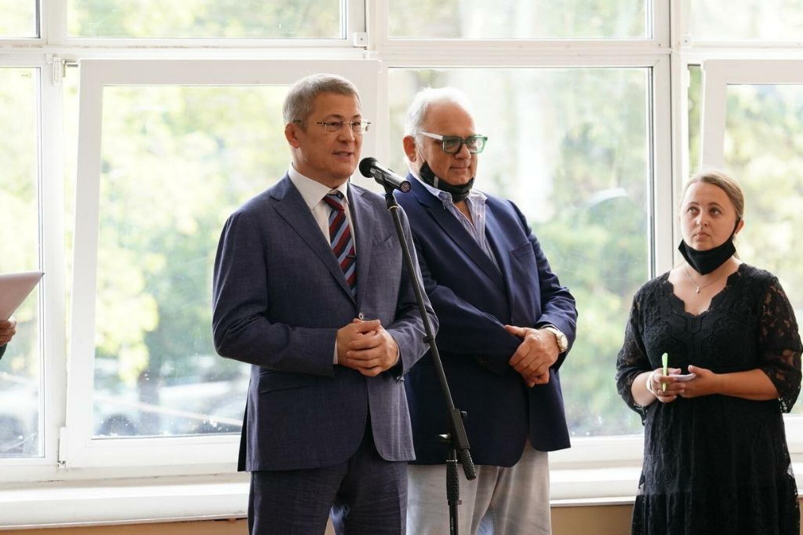 Олег Яровиков