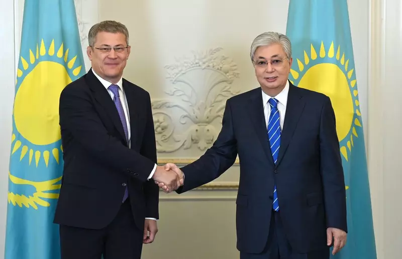 Во второй день работы на Петербургском международном экономическом форуме с президентом Казахстана Касым-Жомартом Токаевым обсудили наше дальнейшее сотрудничество.