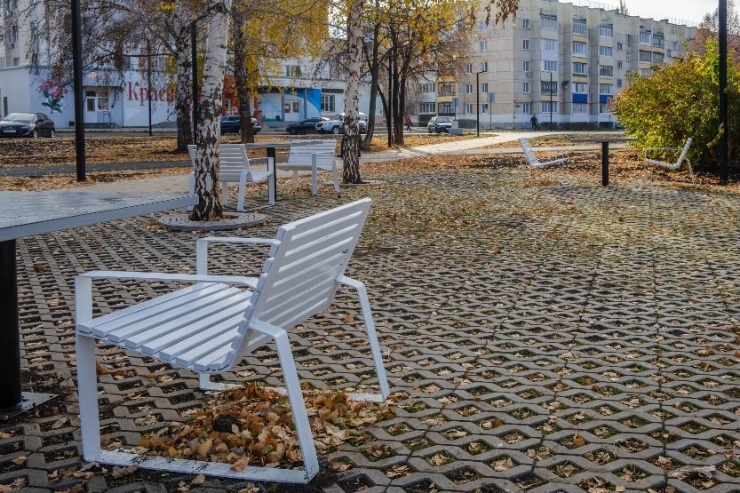 Ксения Склюева предоставлено ООО «ТД «ПОРЕВИТ» Плитка «Поревит колормикс» в парке Победы в Октябрьском