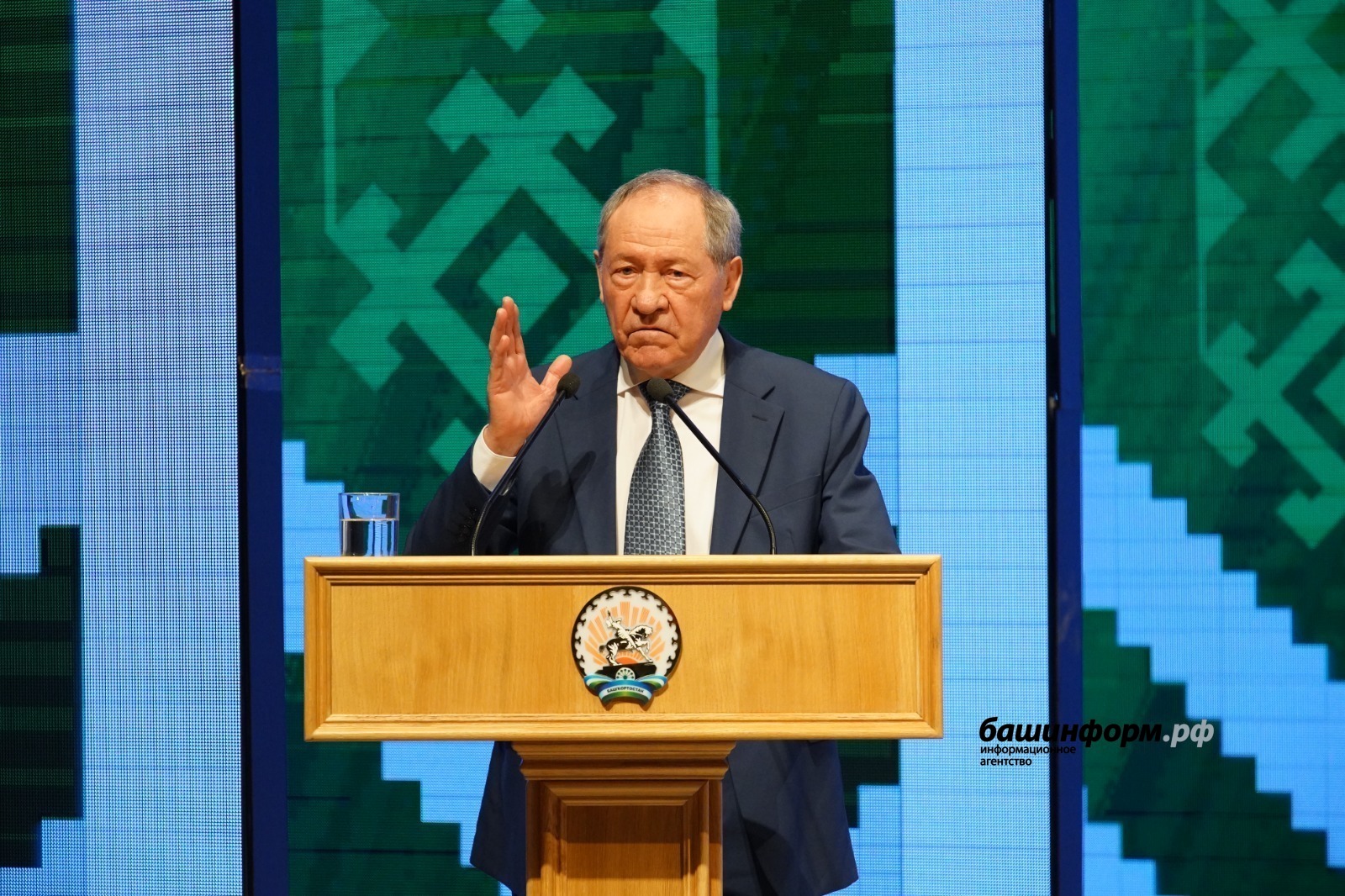 Олег Яровиков
