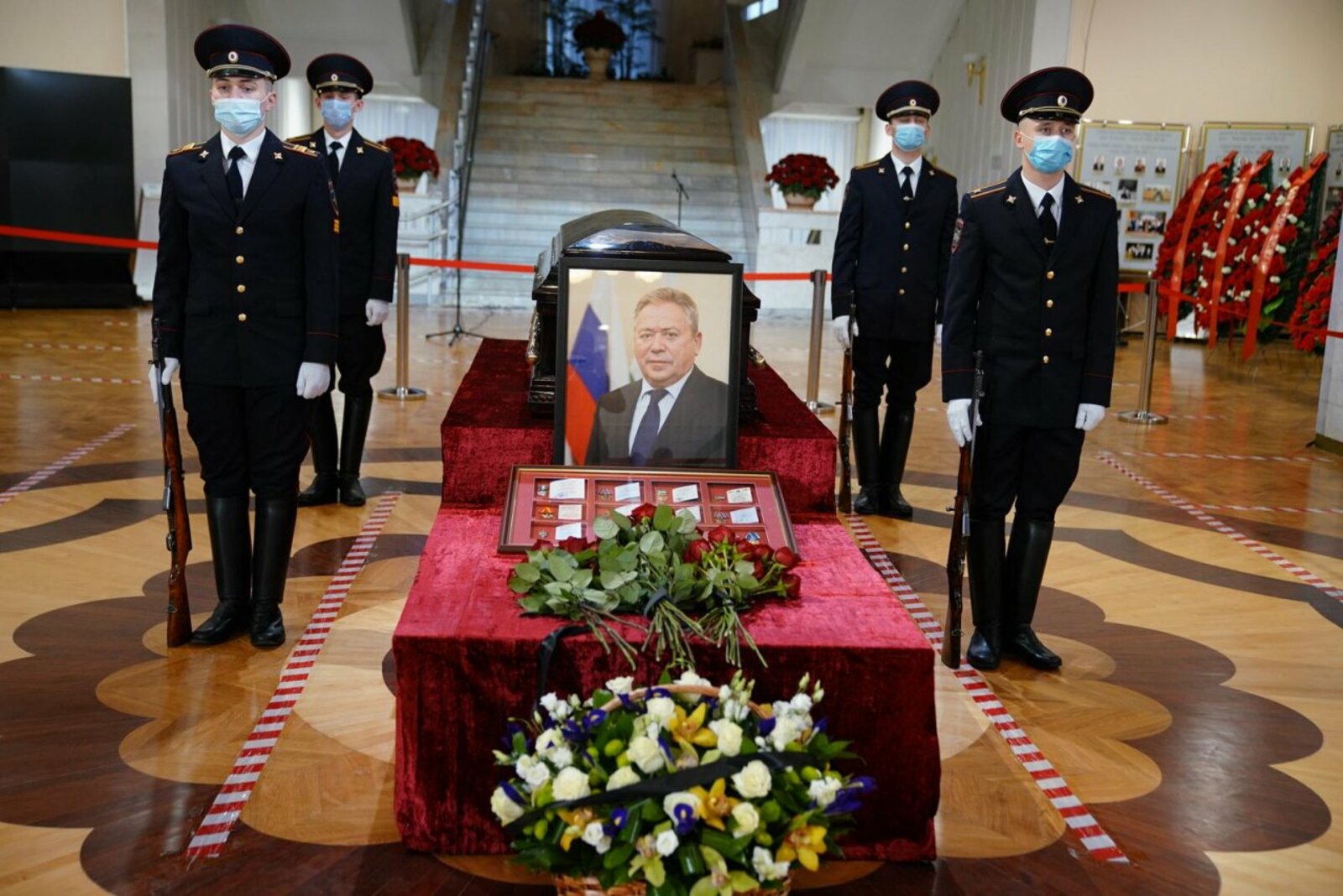 Олег Яровиков