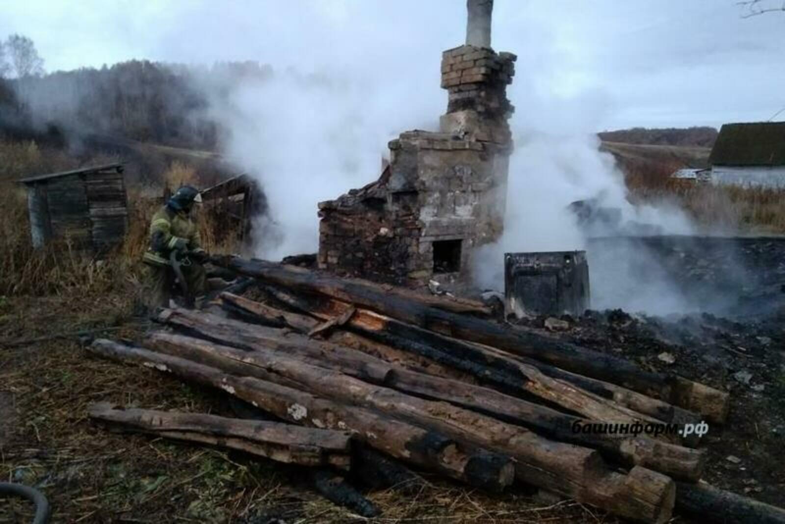 В Башкирии в собственном доме сгорел заживо 45-летний мужчина
