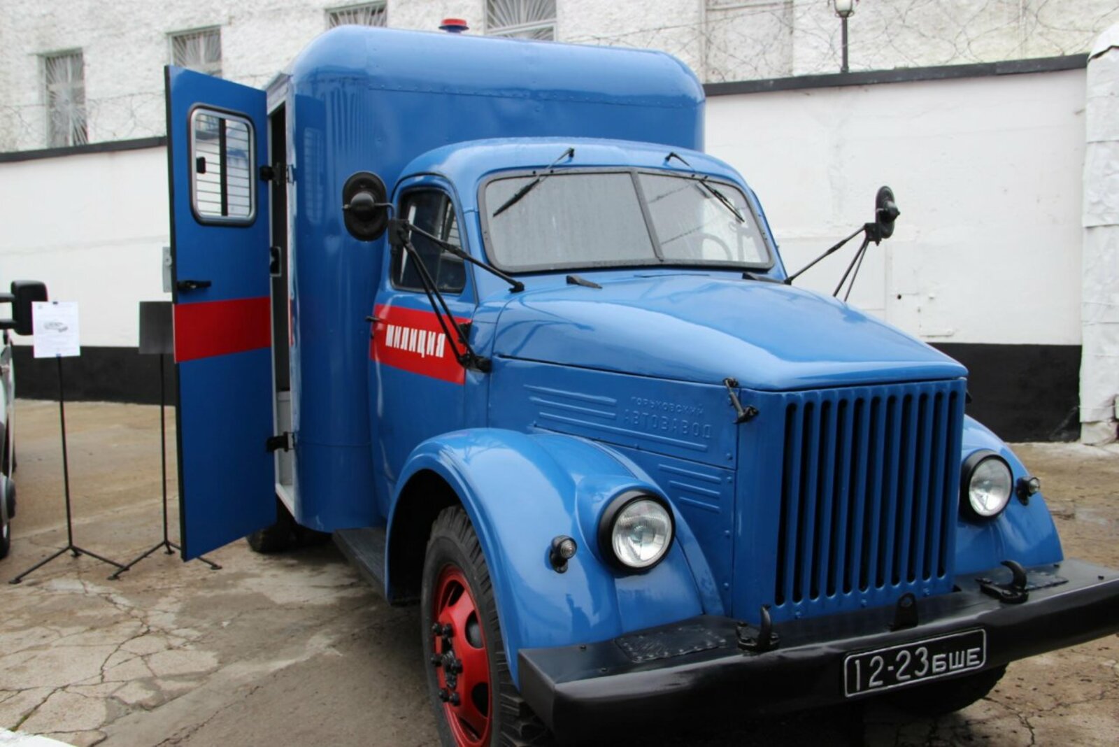 автор