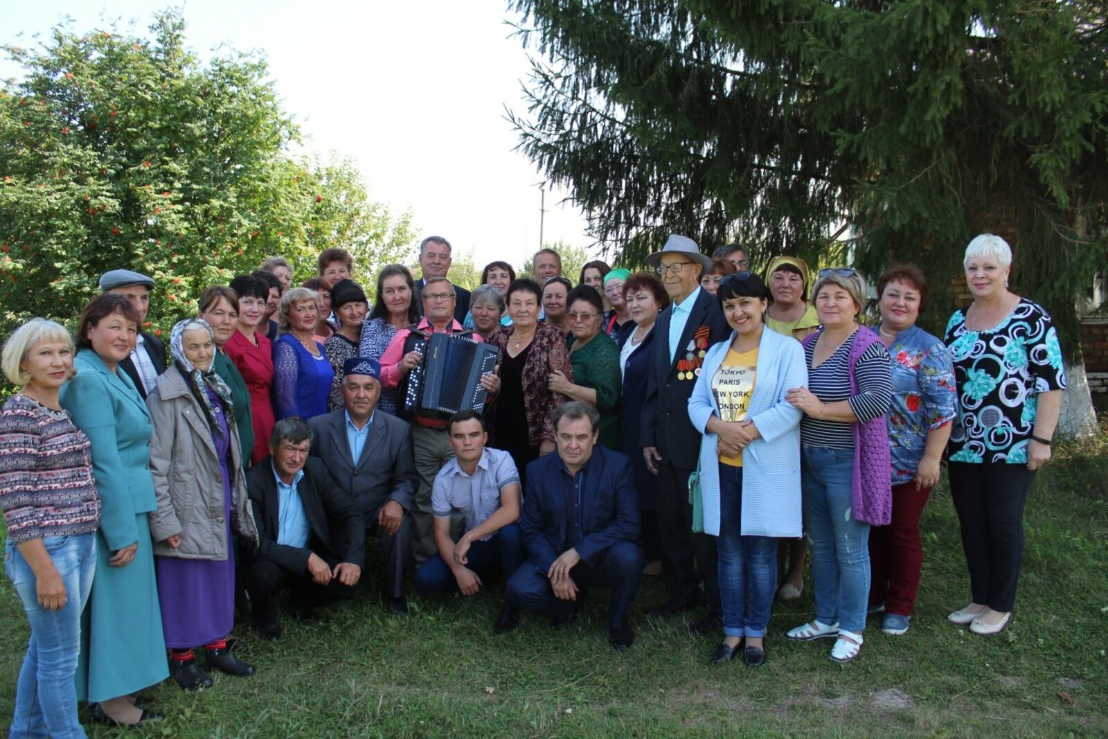 Участники праздничного концерта в селе Ташлы-Шарипово.