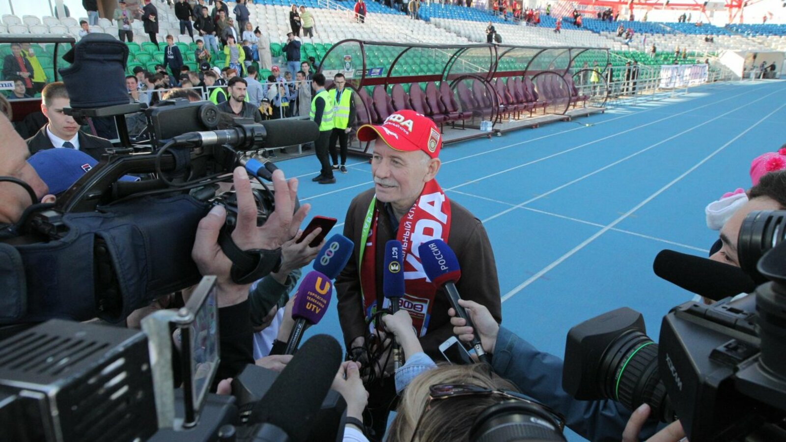 Олег Яровиков