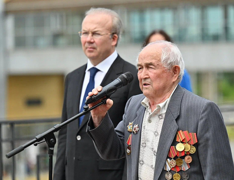 В День памяти и скорби в Башкортостане состоялась церемония возложения цветов к памятнику «Землякам, ушедшим на фронт, посвящается»