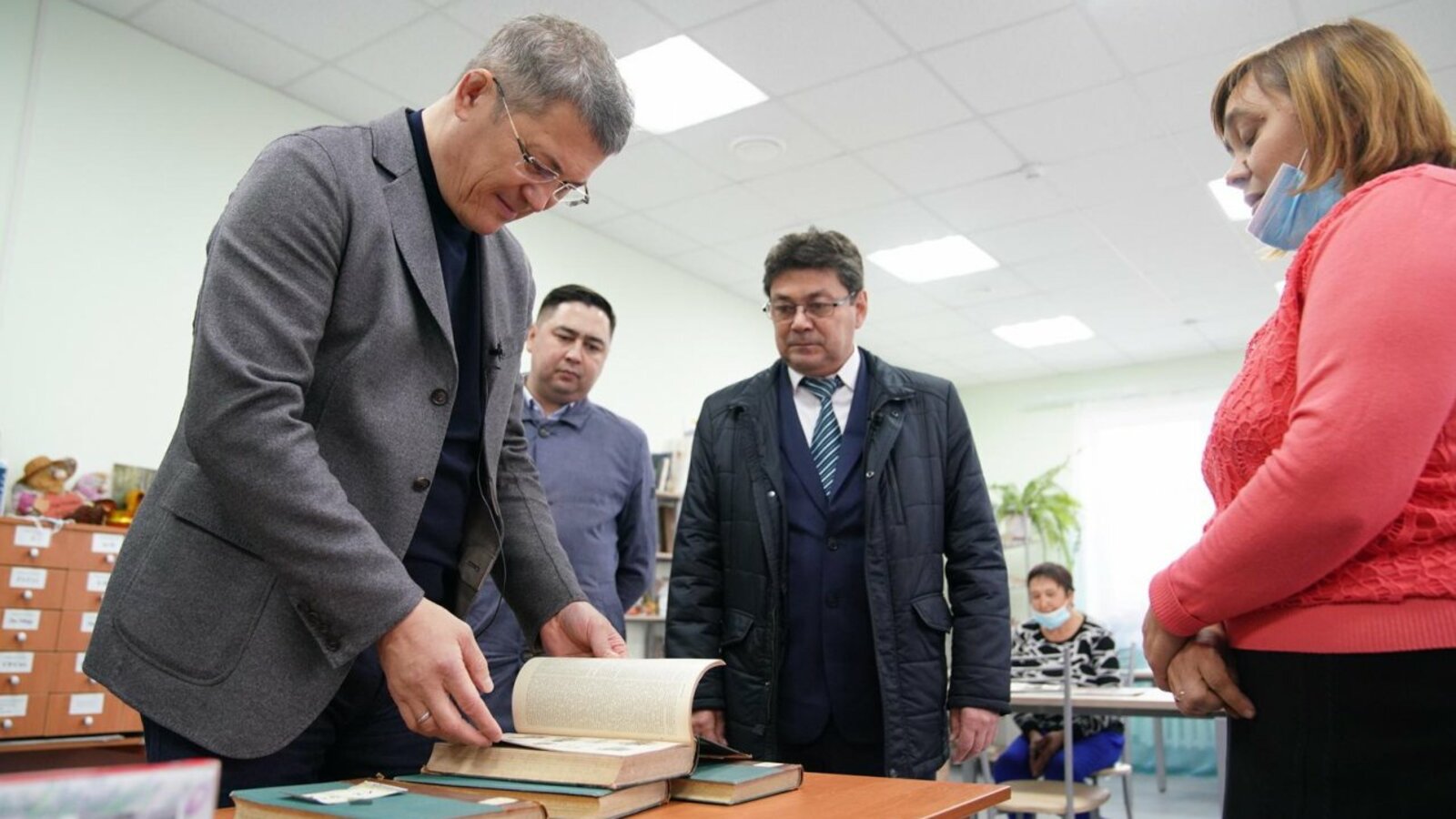 Олег Яровиков