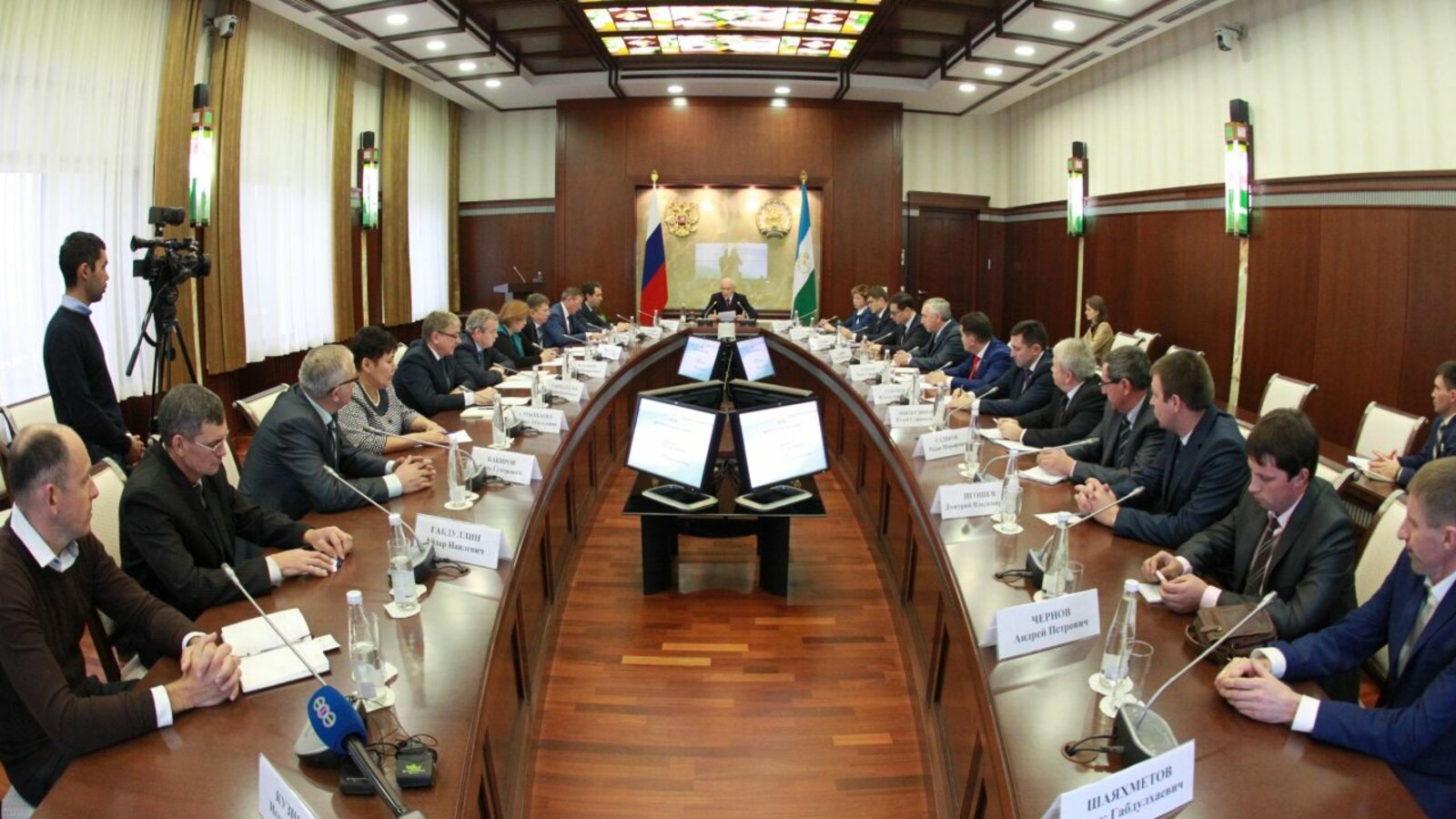 Олег Яровиков