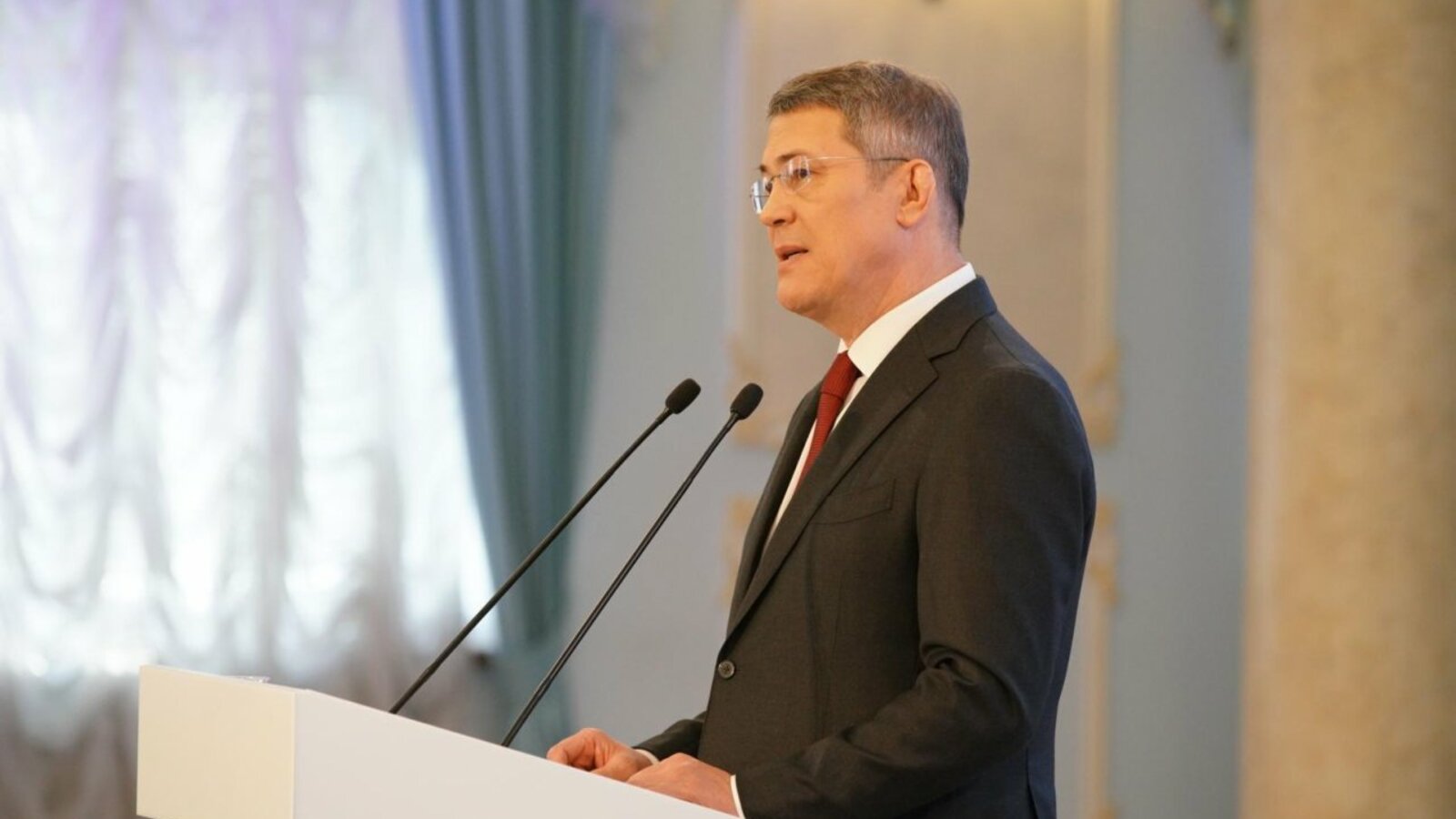 Олег Яровиков