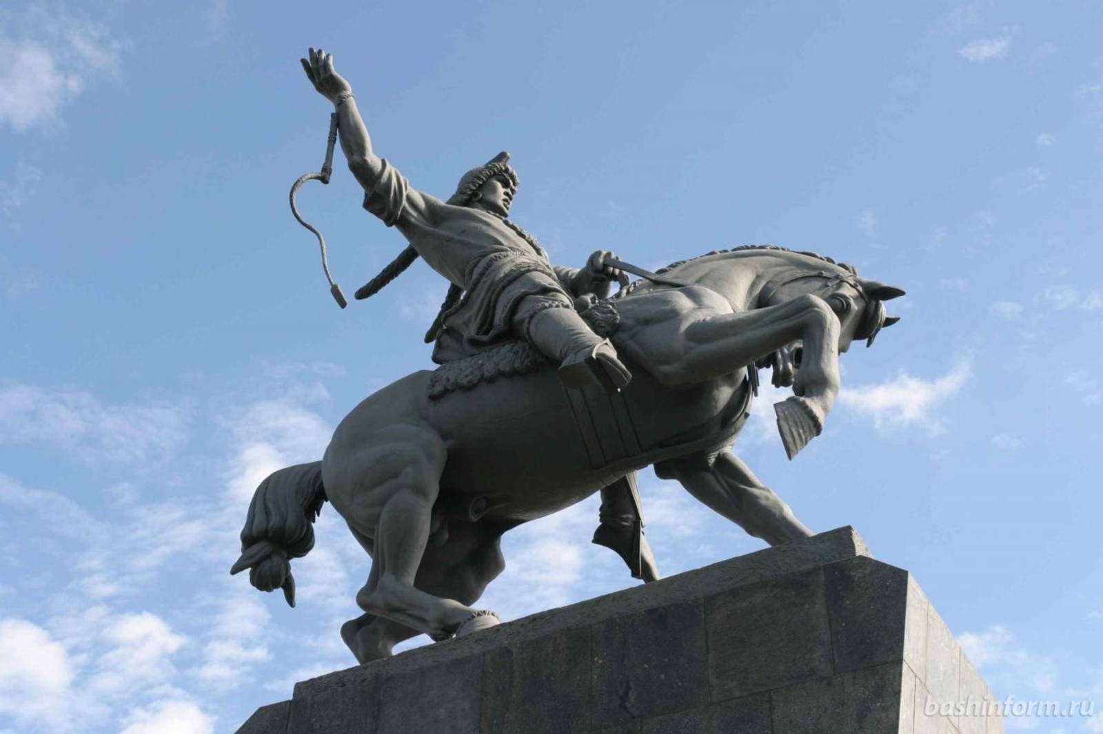 Олег Яровиков