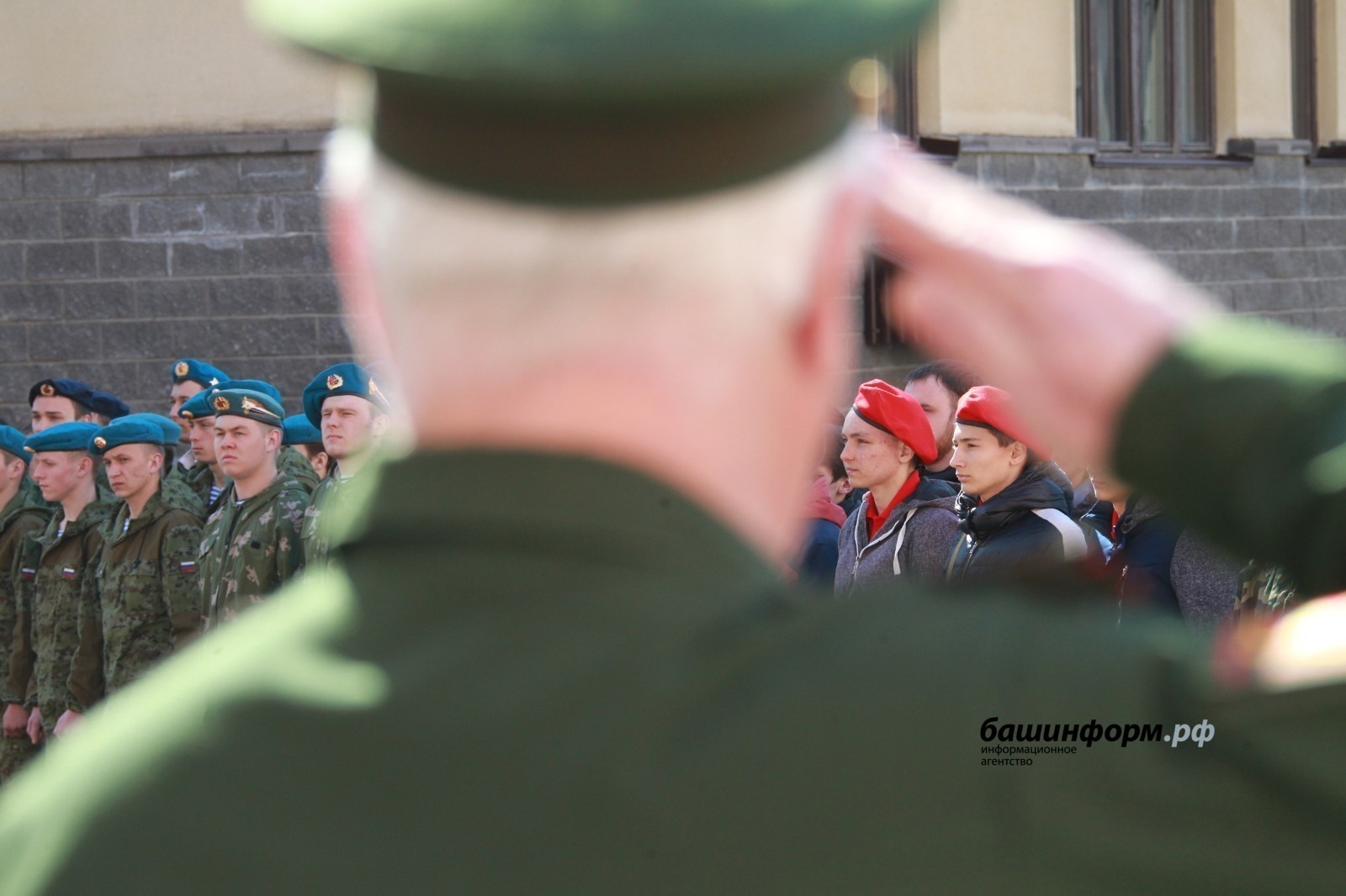 Олег Яровиков