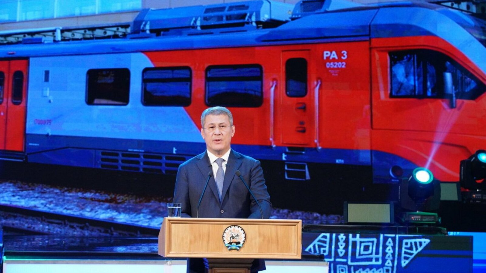 Олег Яровиков