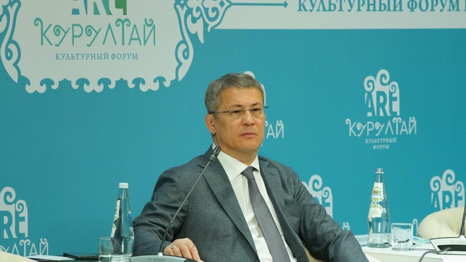 Олег Яровиков