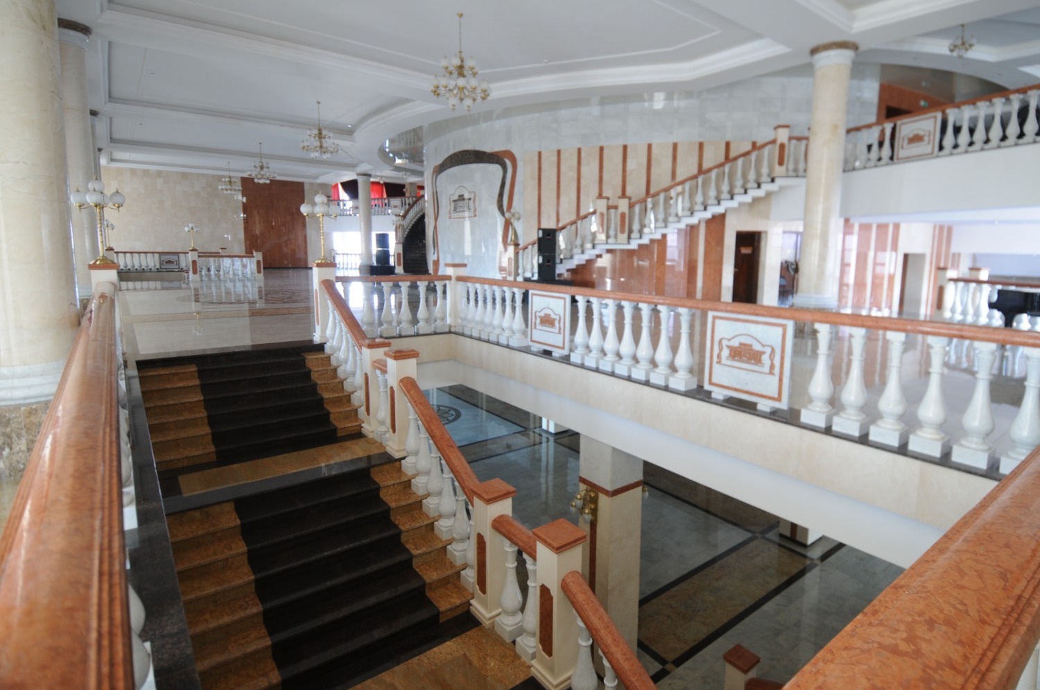 Булат Гайнетдинов пресс-служба Русского театра РБ