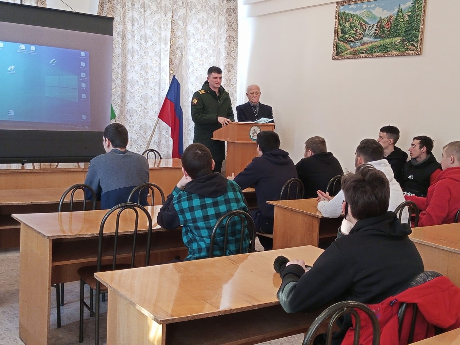 Учащиеся сельхозколледжа села Старобалтачево встретились с курсантом КВВТУ
