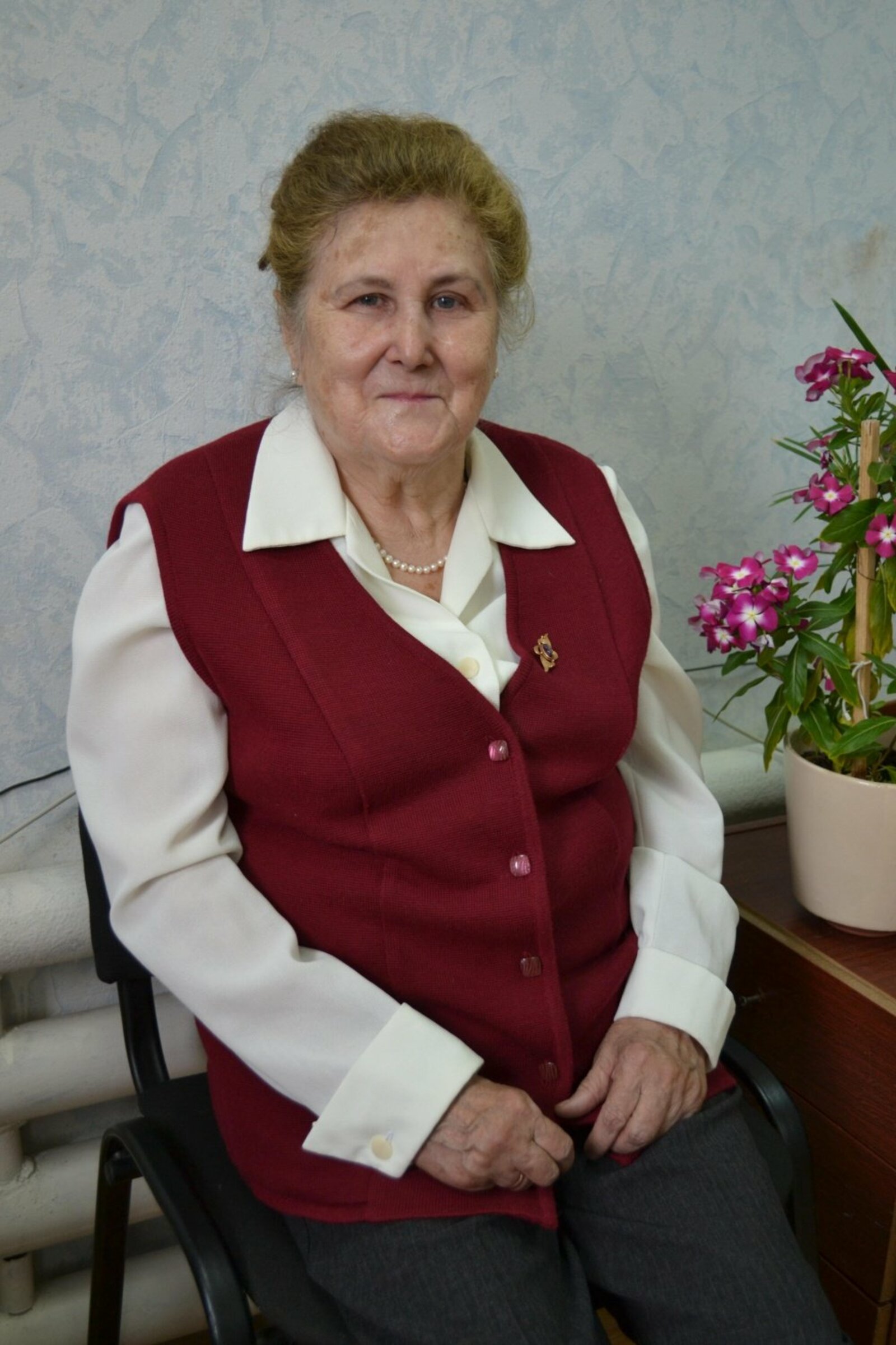 Недавно Гульнур Файзрахмановна Данилко  (на снимке) отметила свой прекрасный  юбилей – 75-летие со дня рождения.