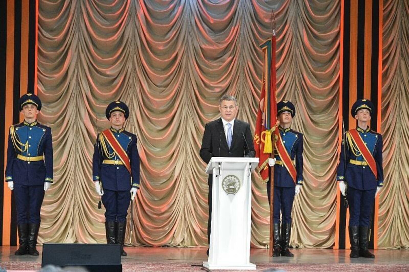 Олег Яровиков