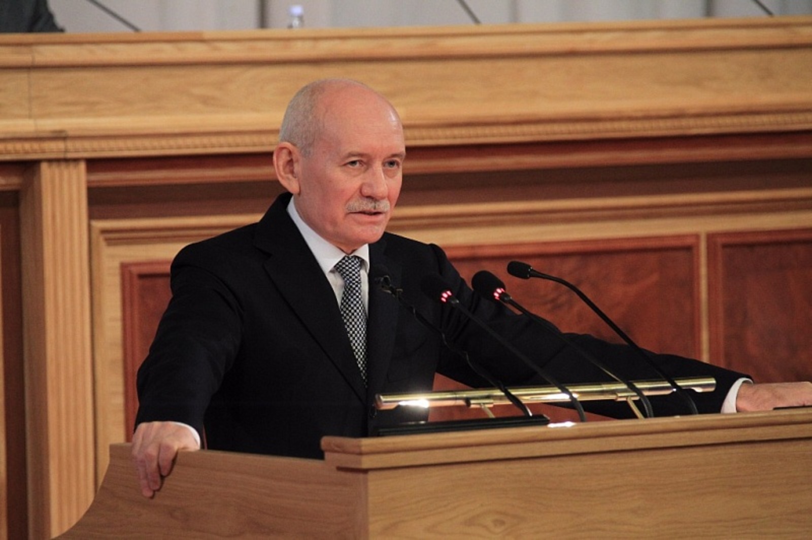Олег Яровиков