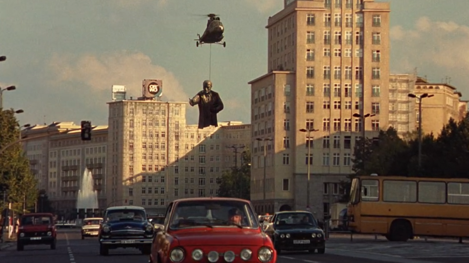 Кадр из фильма "Good Bye, Lenin!"