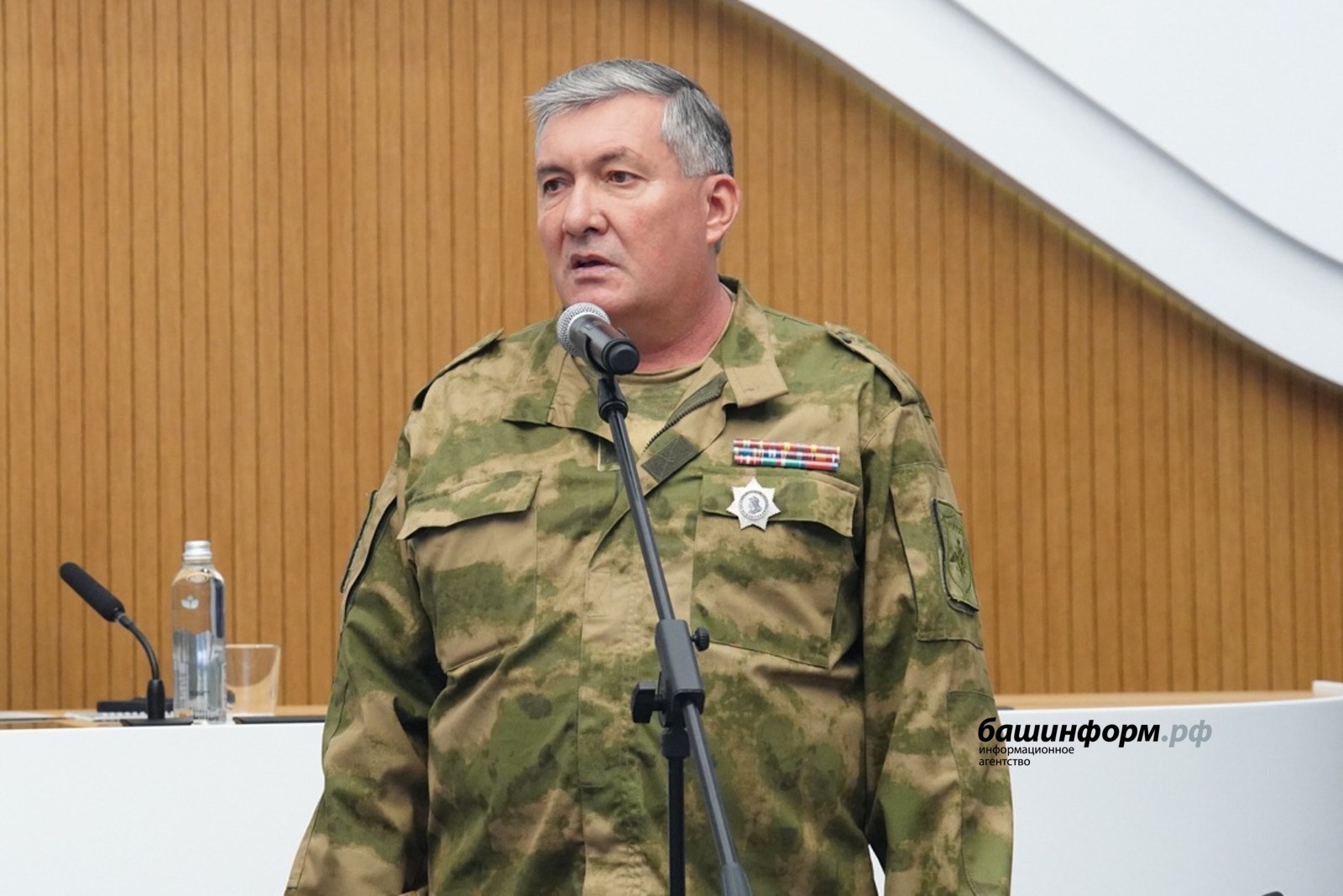 Олег Яровиков