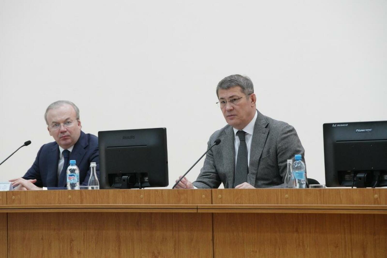 Олег Яровиков