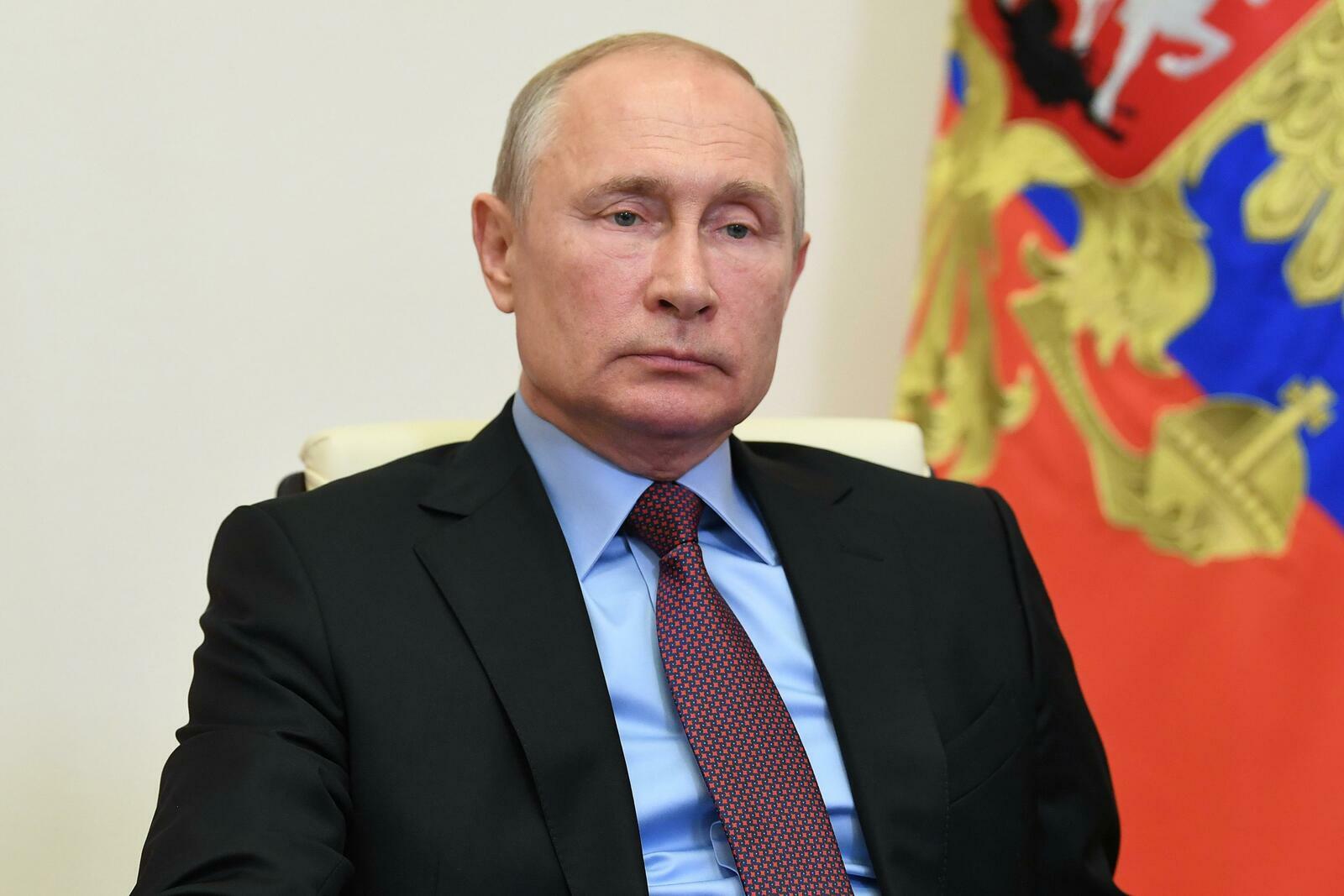 Путин присвоил высший чин атаману Терского казачества Кузнецову