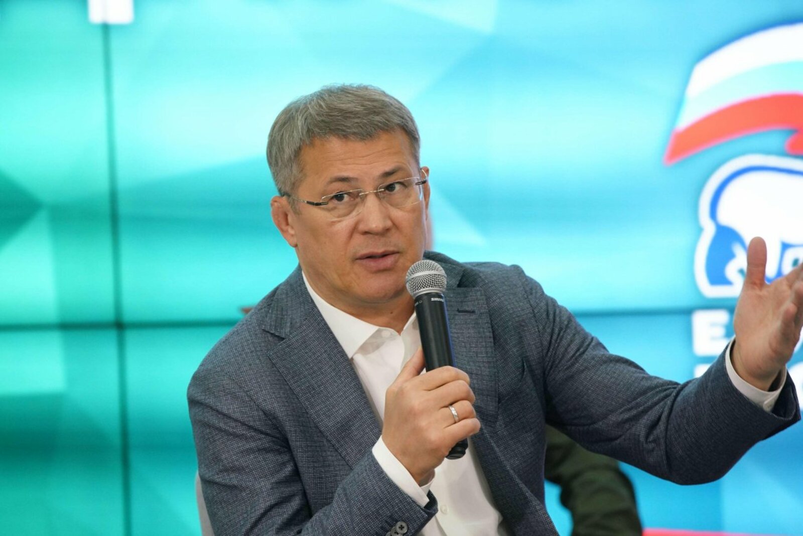 Олег Яровиков
