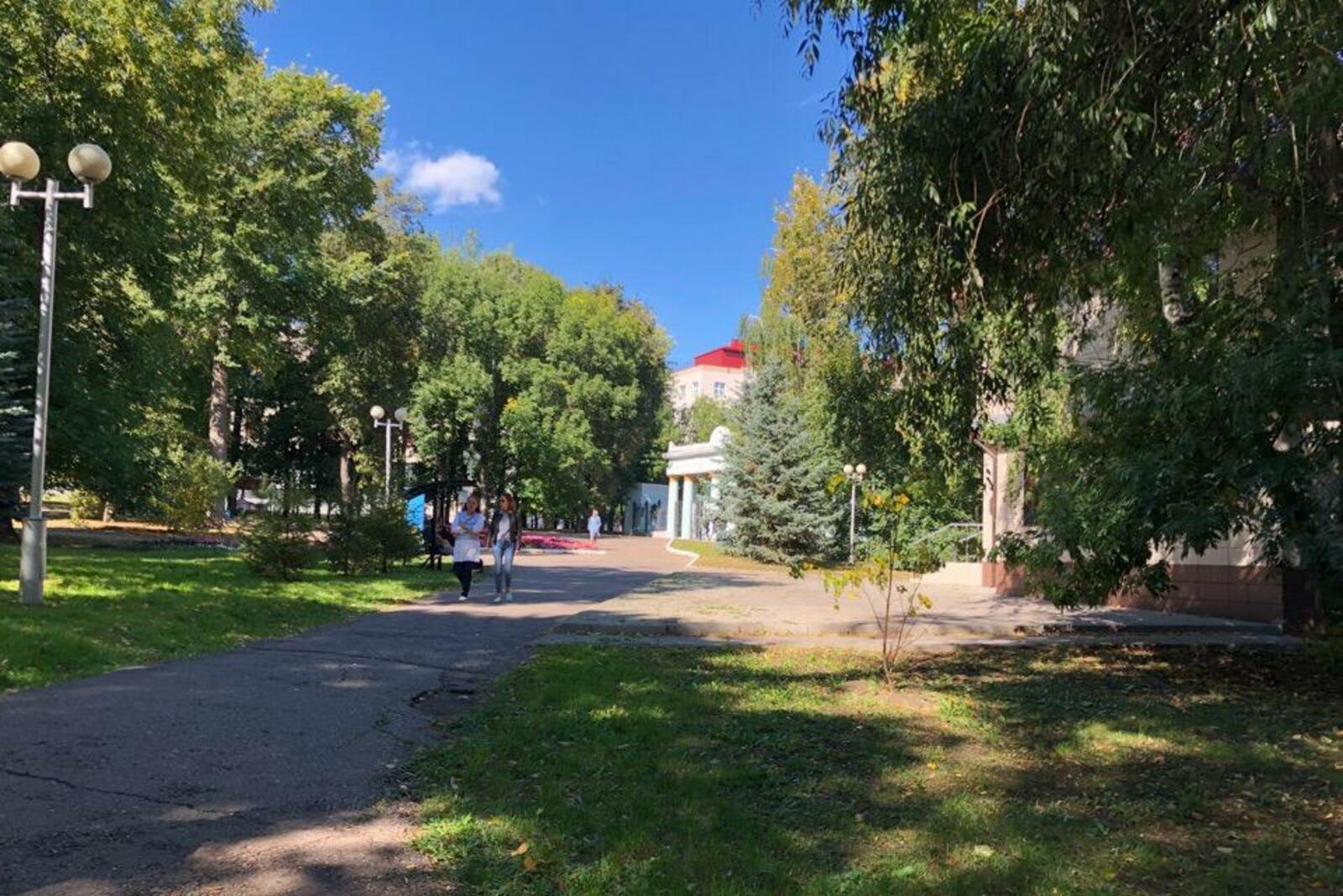 автор