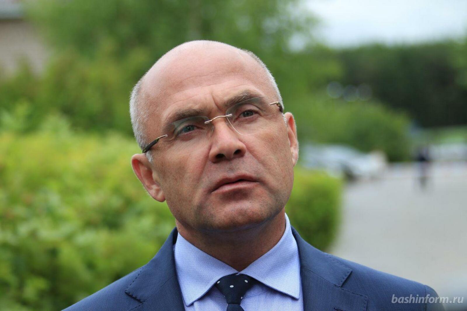 Олег Яровиков