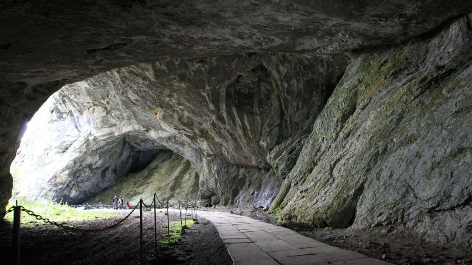 Олег Яровиков