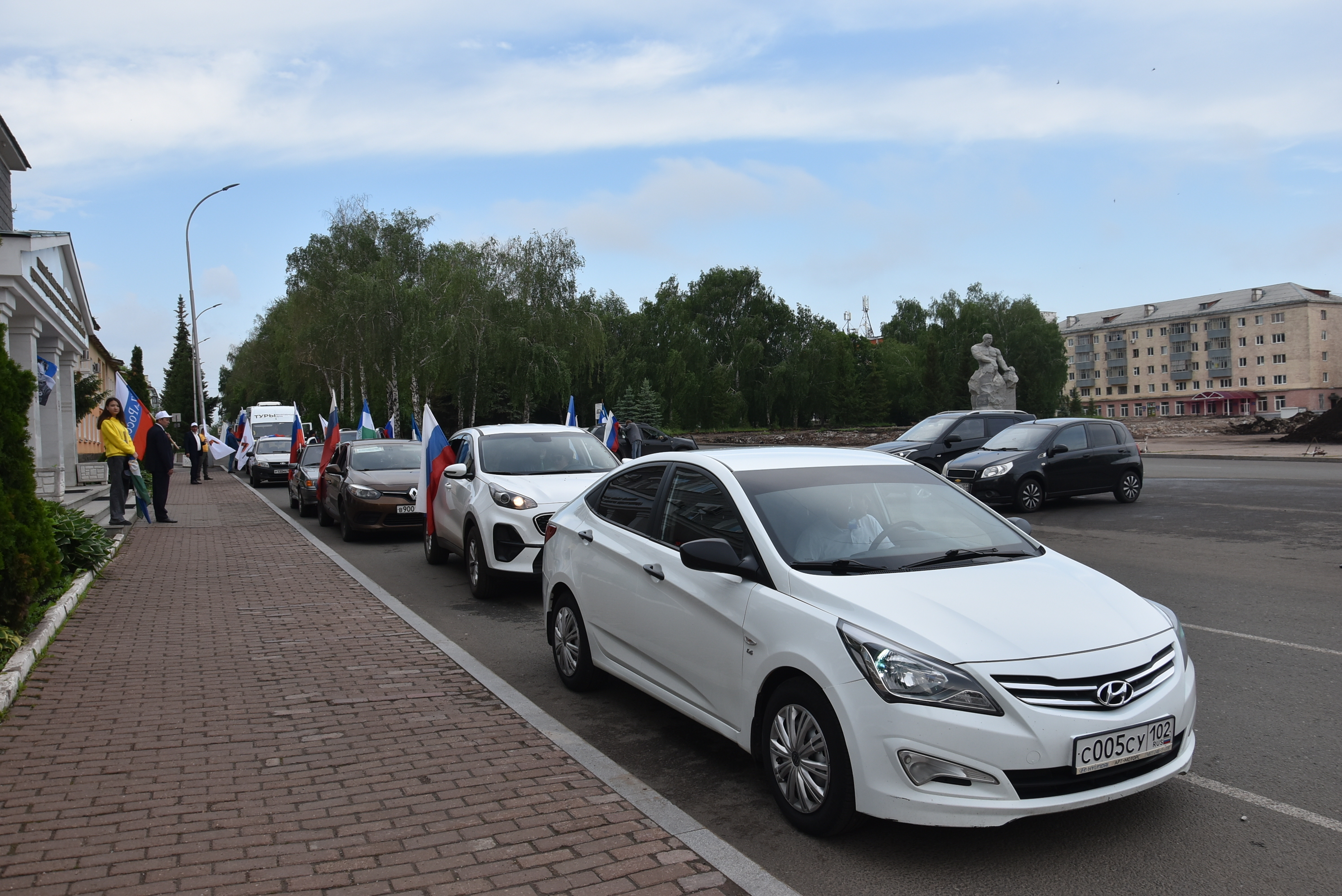В Ишимбайском районе прошёл автопробег в поддержку спецоперации в Донбассе