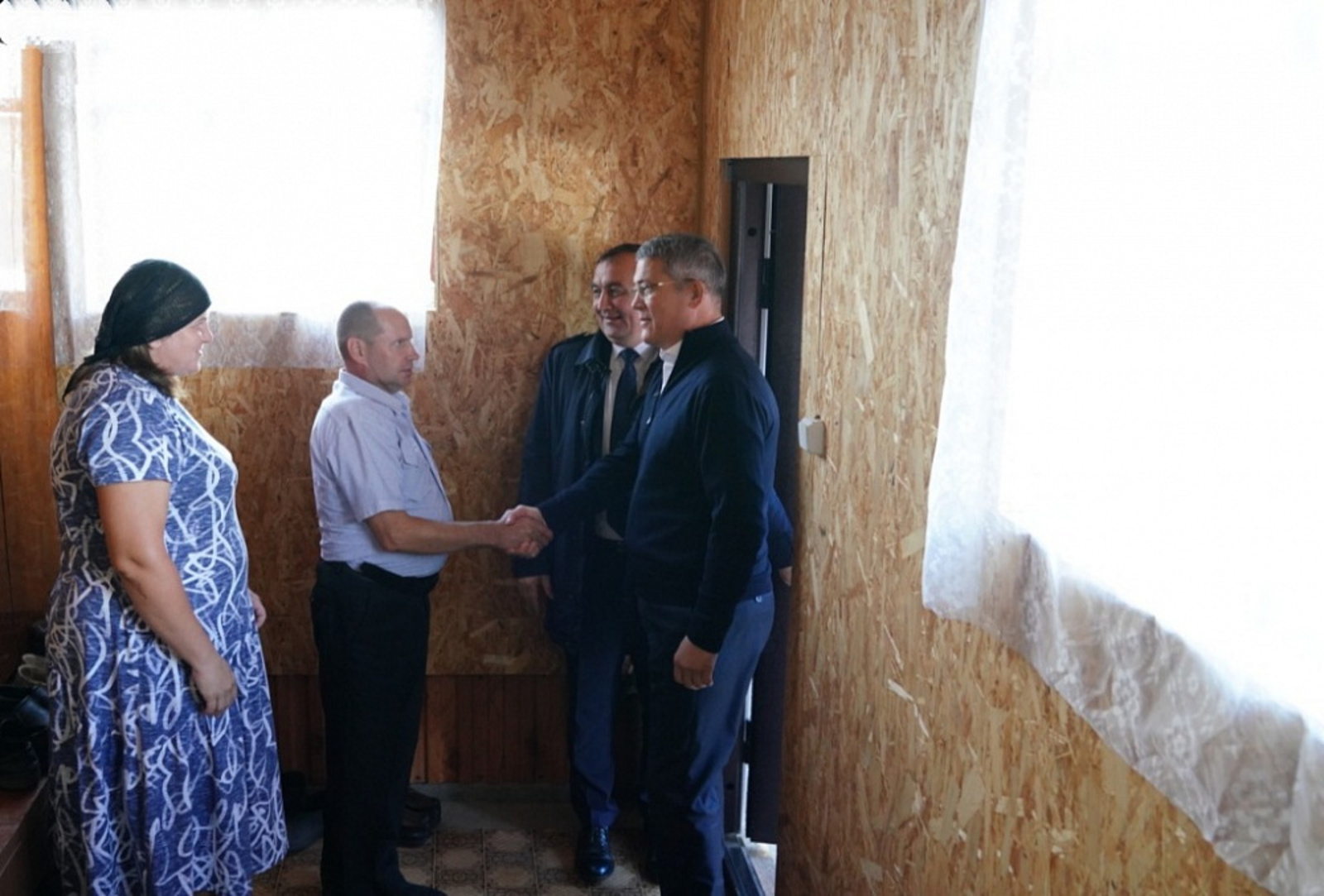В Учалинском районе Радий Хабиров навестил семью погибшего при исполнении воинского долга Владислава Саламатова