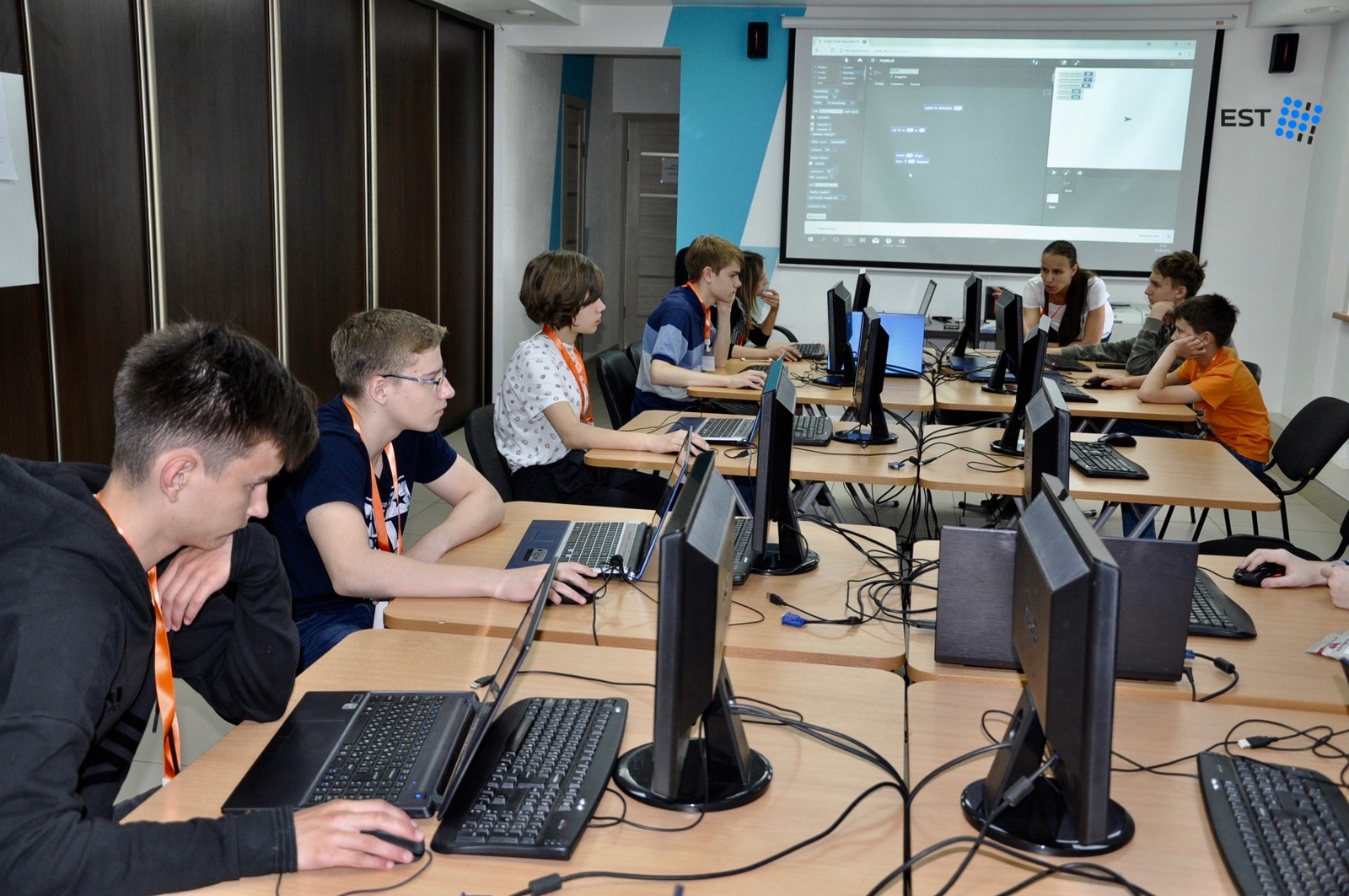 Школьники Башкортостана смогут бесплатно учиться программированию