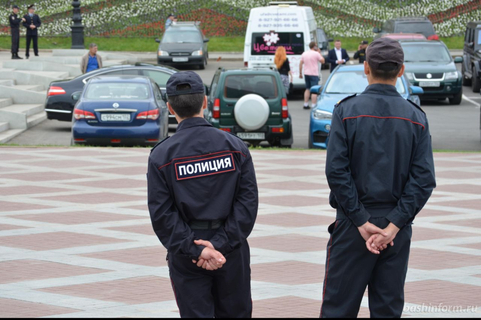 автор