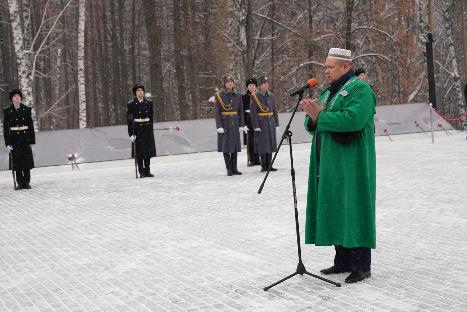 Олег Яровиков