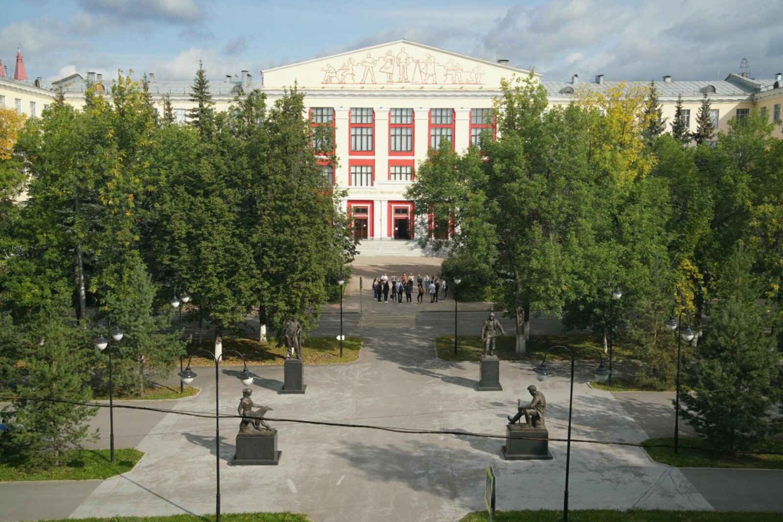Олег Яровиков