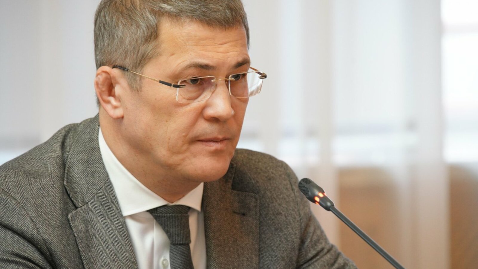 Олег Яровиков