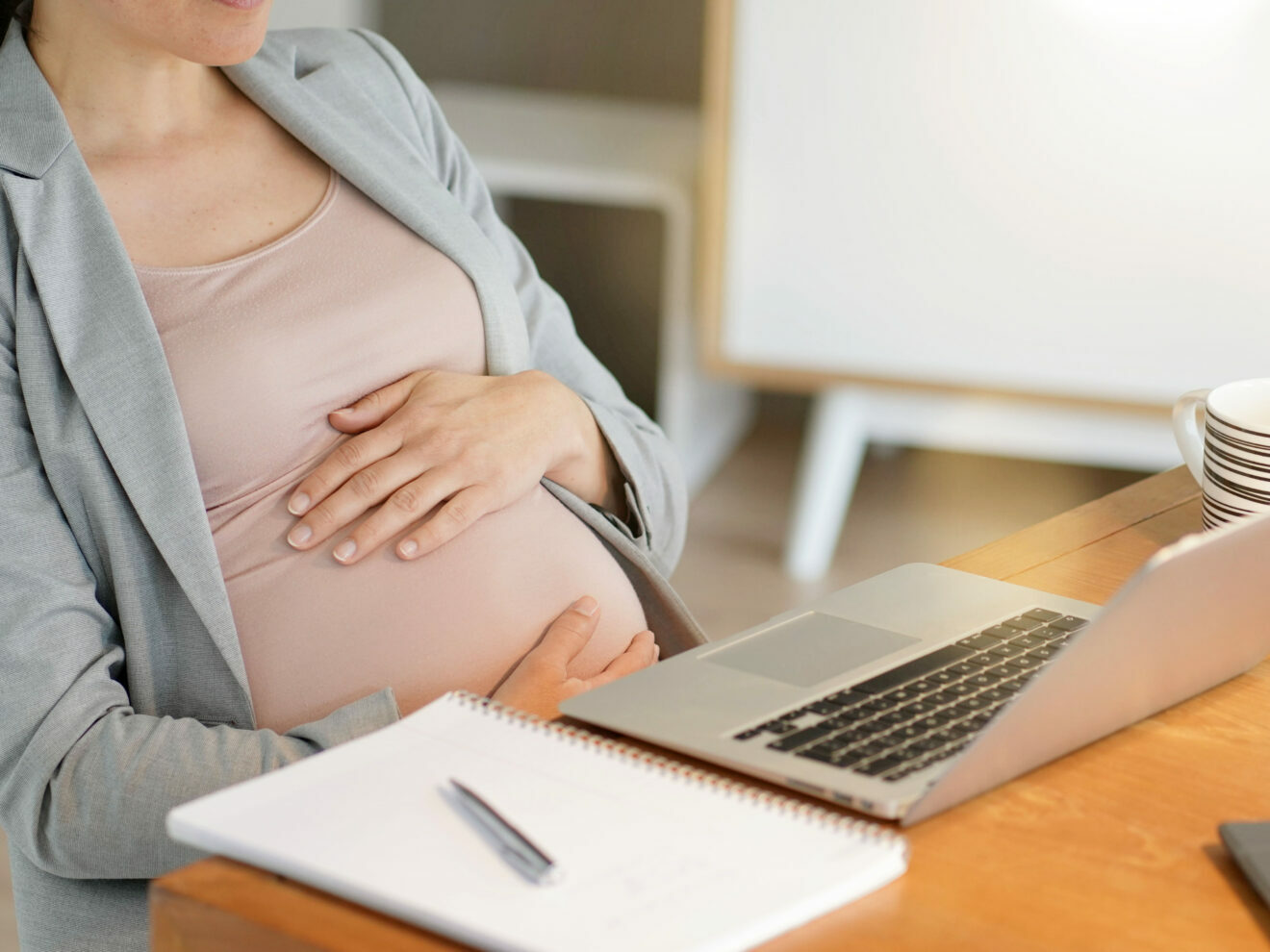 Максимальные декретные по беременности и родам. Пособие по беременности и родам.
