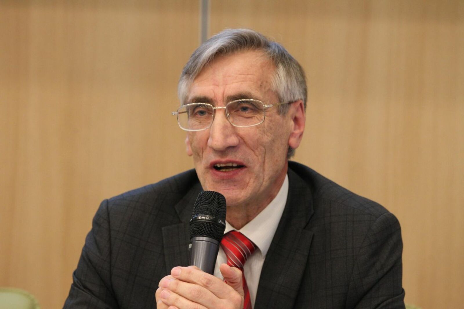 Олег Яровиков