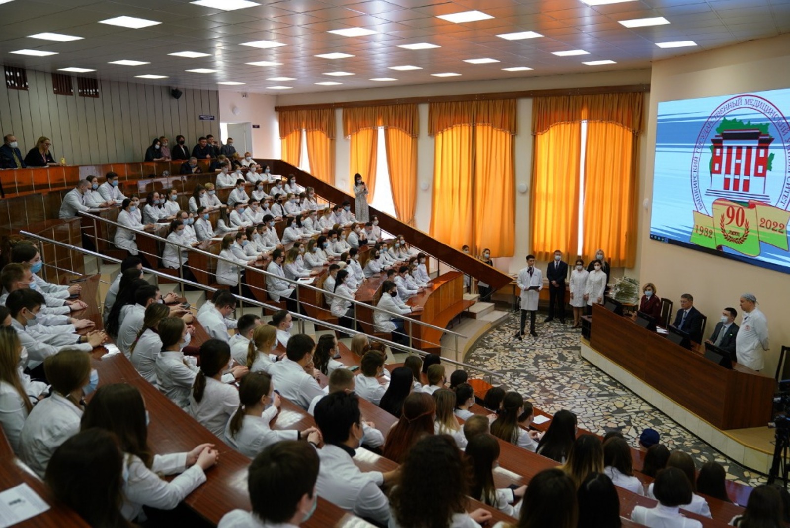 Радий Хабиров поблагодарил ординаторов и студентов БГМУ за работу во время пандемии коронавируса