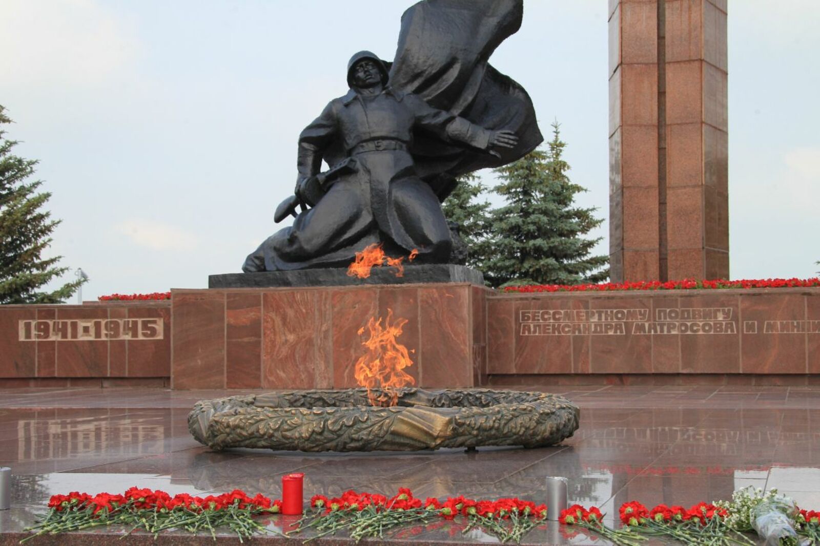 Олег Яровиков
