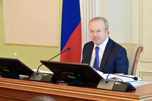 Андрей Назаров провел совещание по вопросу сокращения объемов незавершенного строительства