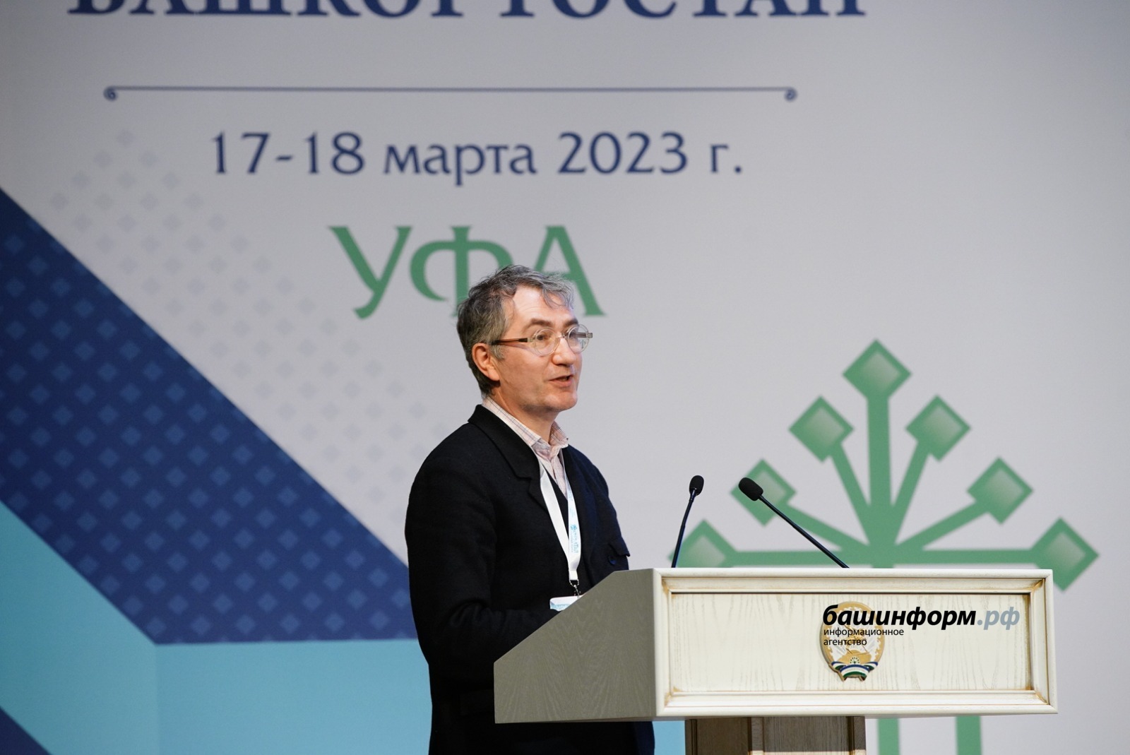 Олег Яровиков